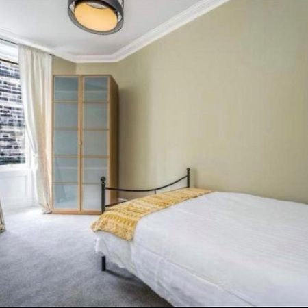 Spacious & Comfortable 3 Bedroom Apartment - Near City Centre - Free Parking Available - Sleeps Up To 5 Guests Edinburgh Eksteriør billede