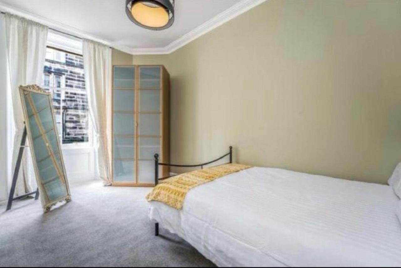 Spacious & Comfortable 3 Bedroom Apartment - Near City Centre - Free Parking Available - Sleeps Up To 5 Guests Edinburgh Eksteriør billede