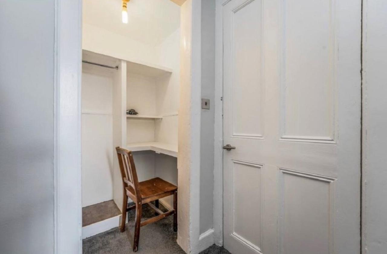 Spacious & Comfortable 3 Bedroom Apartment - Near City Centre - Free Parking Available - Sleeps Up To 5 Guests Edinburgh Eksteriør billede