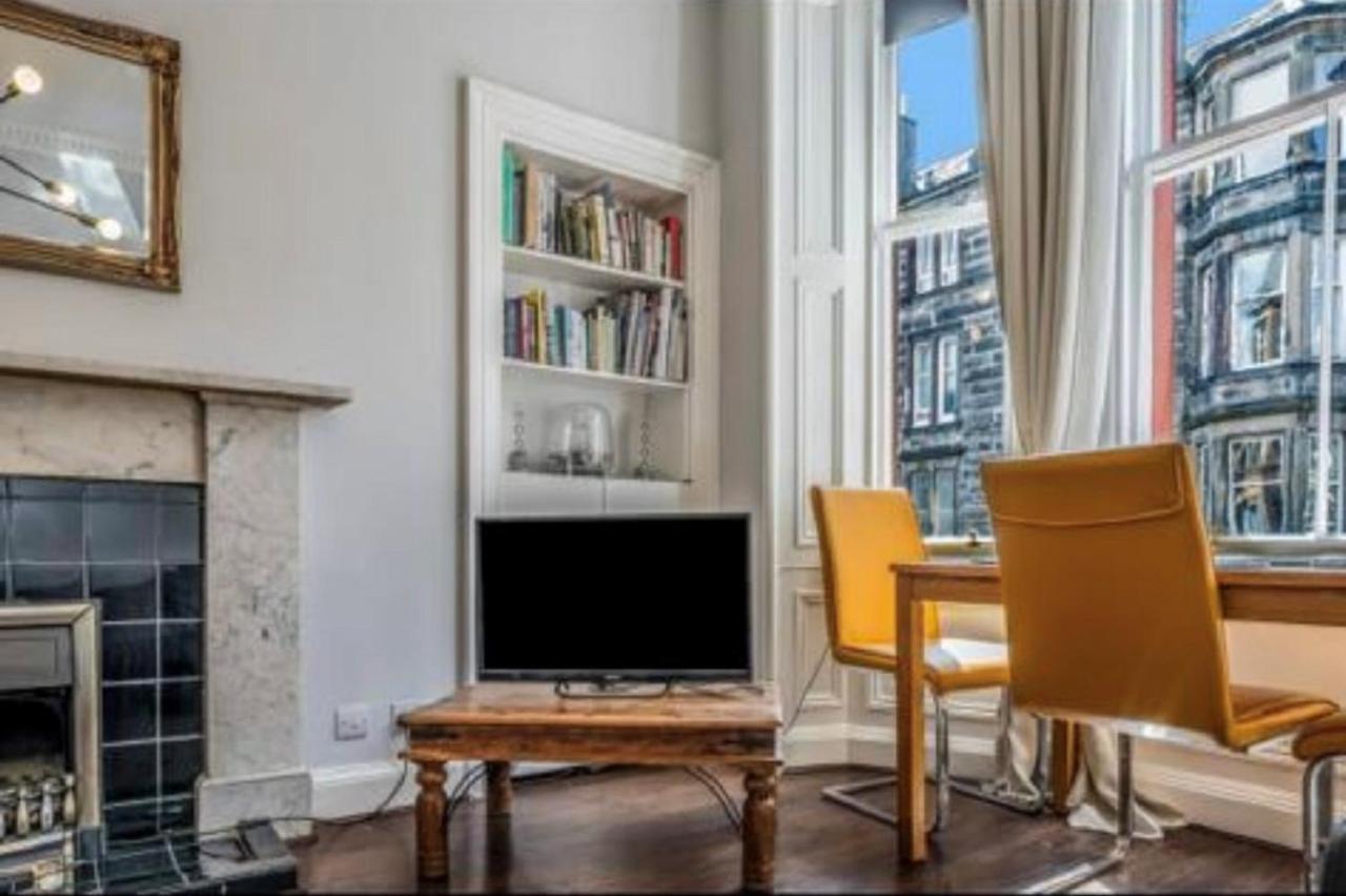 Spacious & Comfortable 3 Bedroom Apartment - Near City Centre - Free Parking Available - Sleeps Up To 5 Guests Edinburgh Eksteriør billede