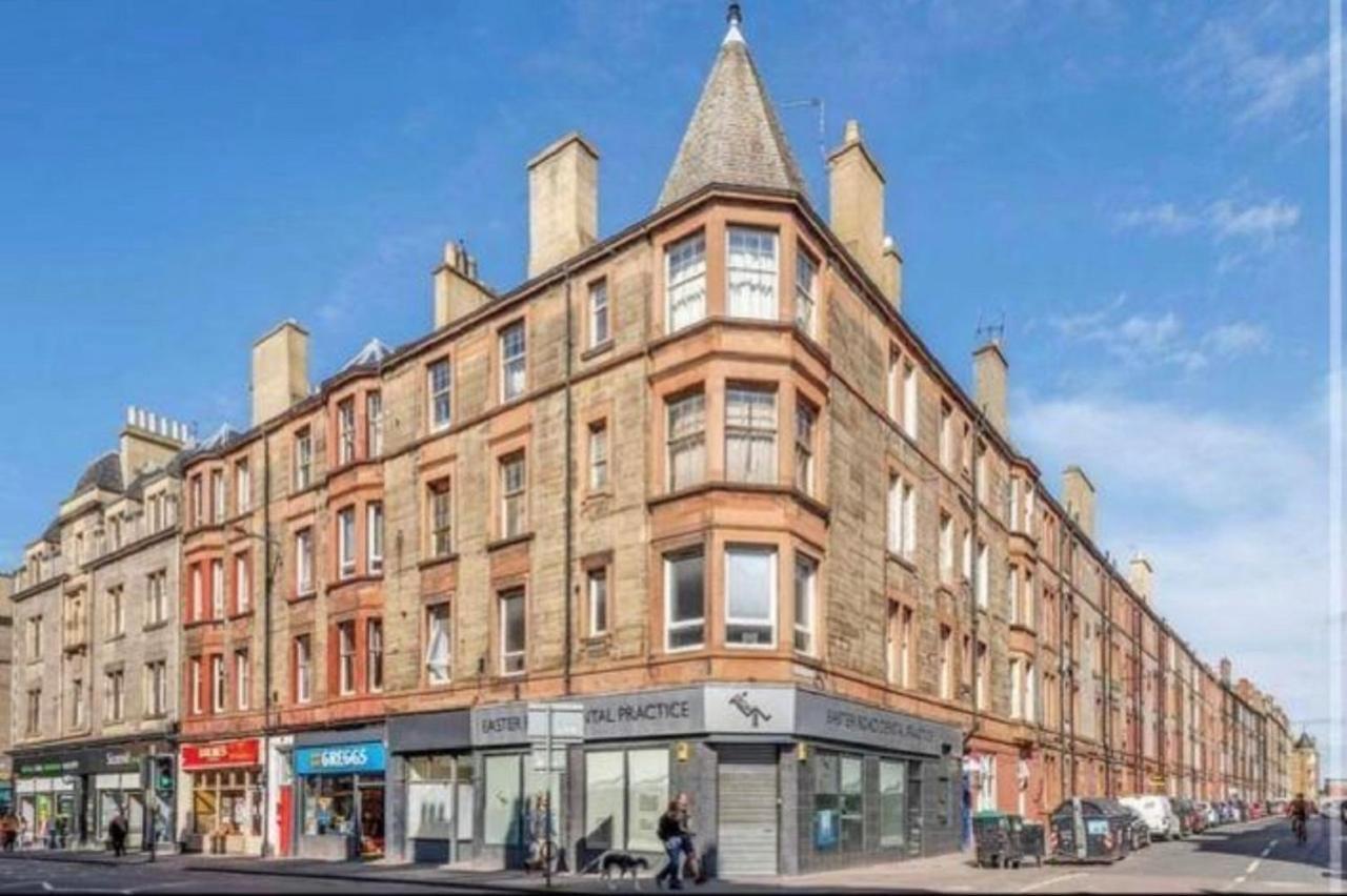 Spacious & Comfortable 3 Bedroom Apartment - Near City Centre - Free Parking Available - Sleeps Up To 5 Guests Edinburgh Eksteriør billede