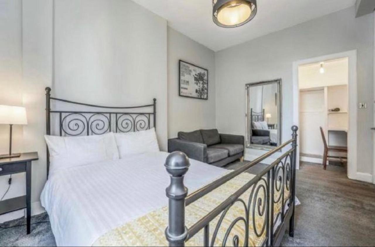 Spacious & Comfortable 3 Bedroom Apartment - Near City Centre - Free Parking Available - Sleeps Up To 5 Guests Edinburgh Eksteriør billede